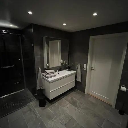 Apartment Sentrumsnaer Tromso